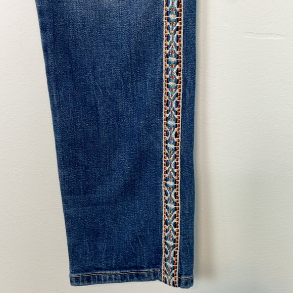 Pilcro and the Letterpress Embroidered Slim Boyfriend Jeans. Size 28. - Picture 7 of 14